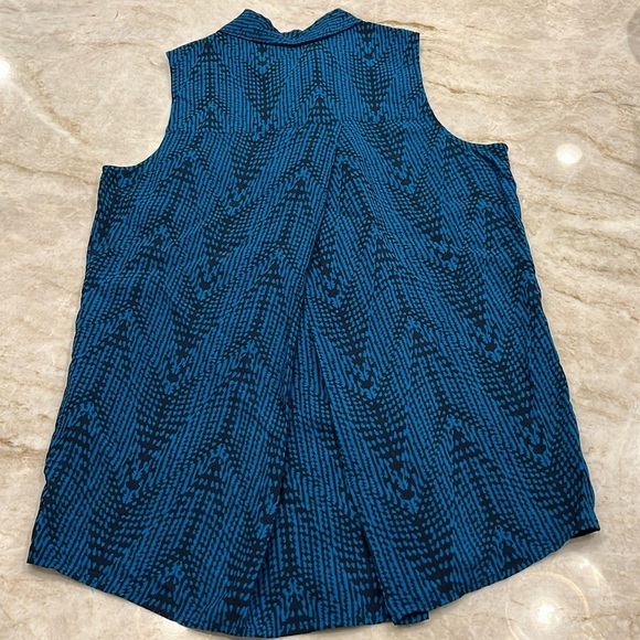 NEW Banana Republic Factory | Sleeveless Button Up Top | Blue/Black | Small - Picture 5 of 8